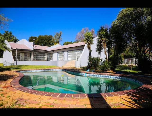 4 BEDROOM HOUSE FOR SALE IN BRYANSTON